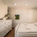 Wellness Zakovce S Bazenom Daire *