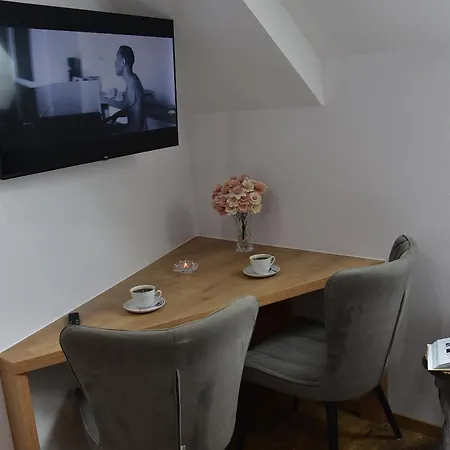 Διαμέρισμα Zakovce & *