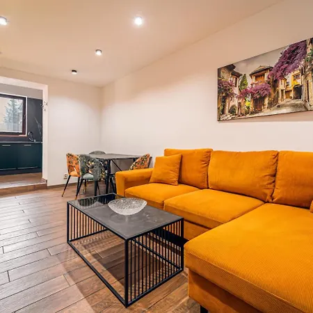 Wellness Zakovce S Bazenom Apartment Vel'ka Lomnica